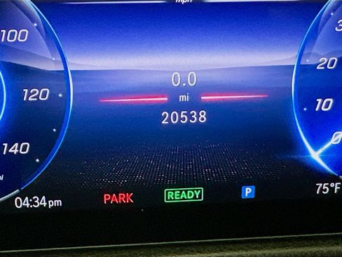 Used 2024 Mercedes-Benz EQB 250+ image 19