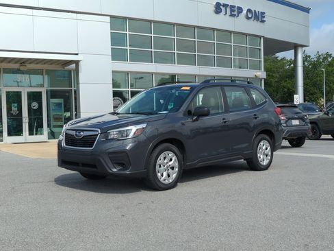 Used 2021 Subaru Forester AWD/4WD image 2