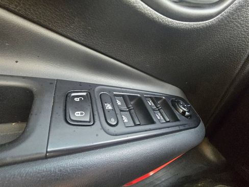 Used 2023 Jeep Renegade Trailhawk AWD/4WD image 19