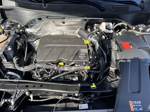 Used 2024 Chevrolet Trax LT w/ Driver Confidence Package image 33