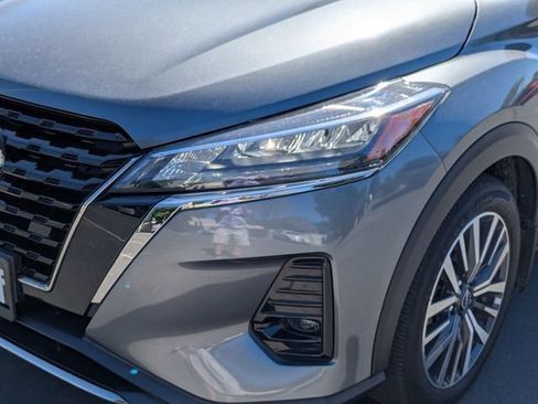 Used 2023 Nissan Kicks SR w/ SR Premium Package FWD image 9