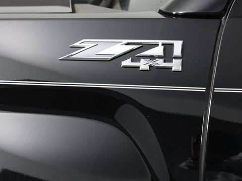 Used 2017 GMC Sierra 1500 SLT w/ SLT Premium Package image 2