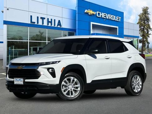 Used 2025 Chevrolet TrailBlazer LS w/ LS Convenience Package AWD/4WD image 1