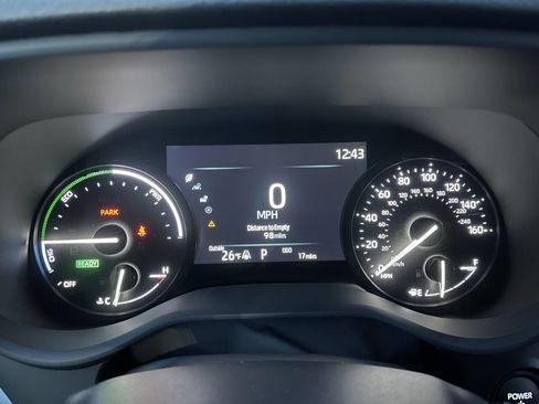 Used 2025 Toyota Sienna LE image 14