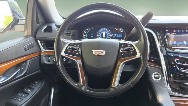 Used 2020 Cadillac Escalade ESV Premium Luxury w/ Escalade Sport Edition AWD/4WD image 32