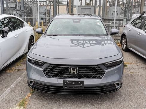Used 2023 Honda Accord Touring image 4