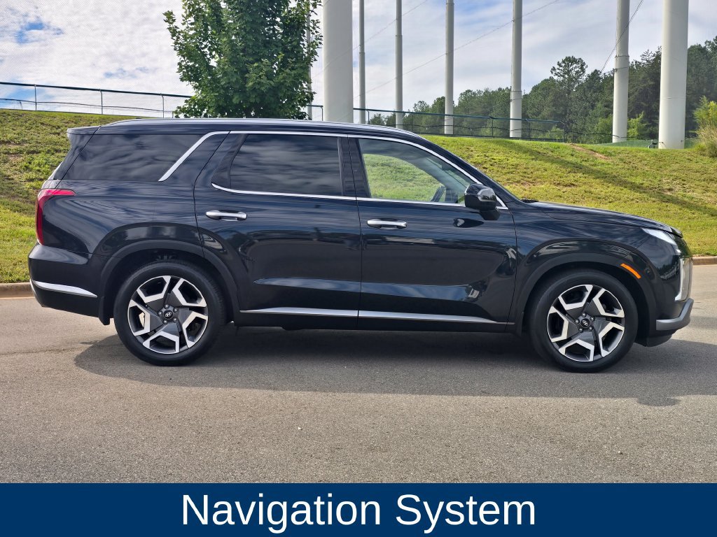 Used 2024 Hyundai Palisade Limited AWD/4WD image 2