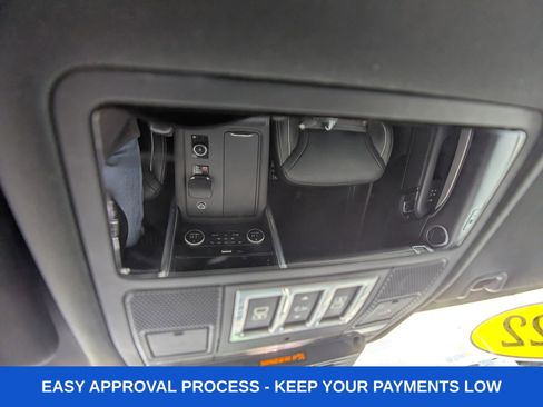 Used 2022 Land Rover Discovery S R-Dynamic image 25