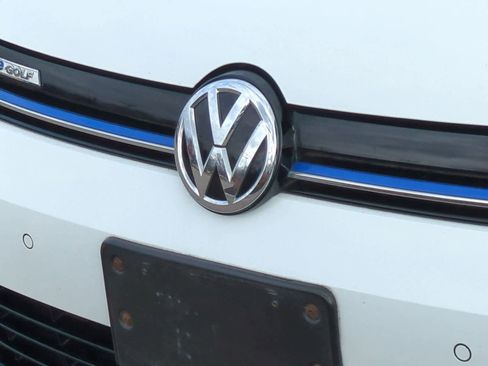 Used 2017 Volkswagen e-Golf SEL Premium image 12