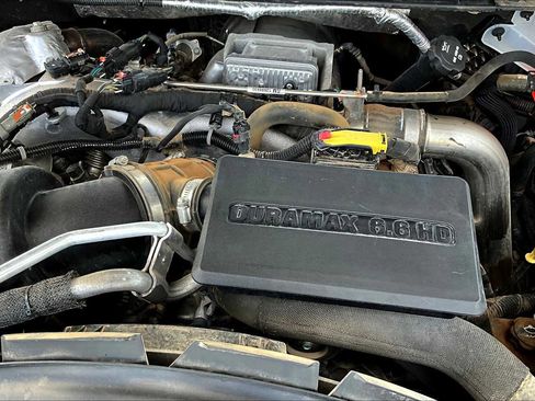 Used 2021 Chevrolet Silverado 2500 LTZ image 32