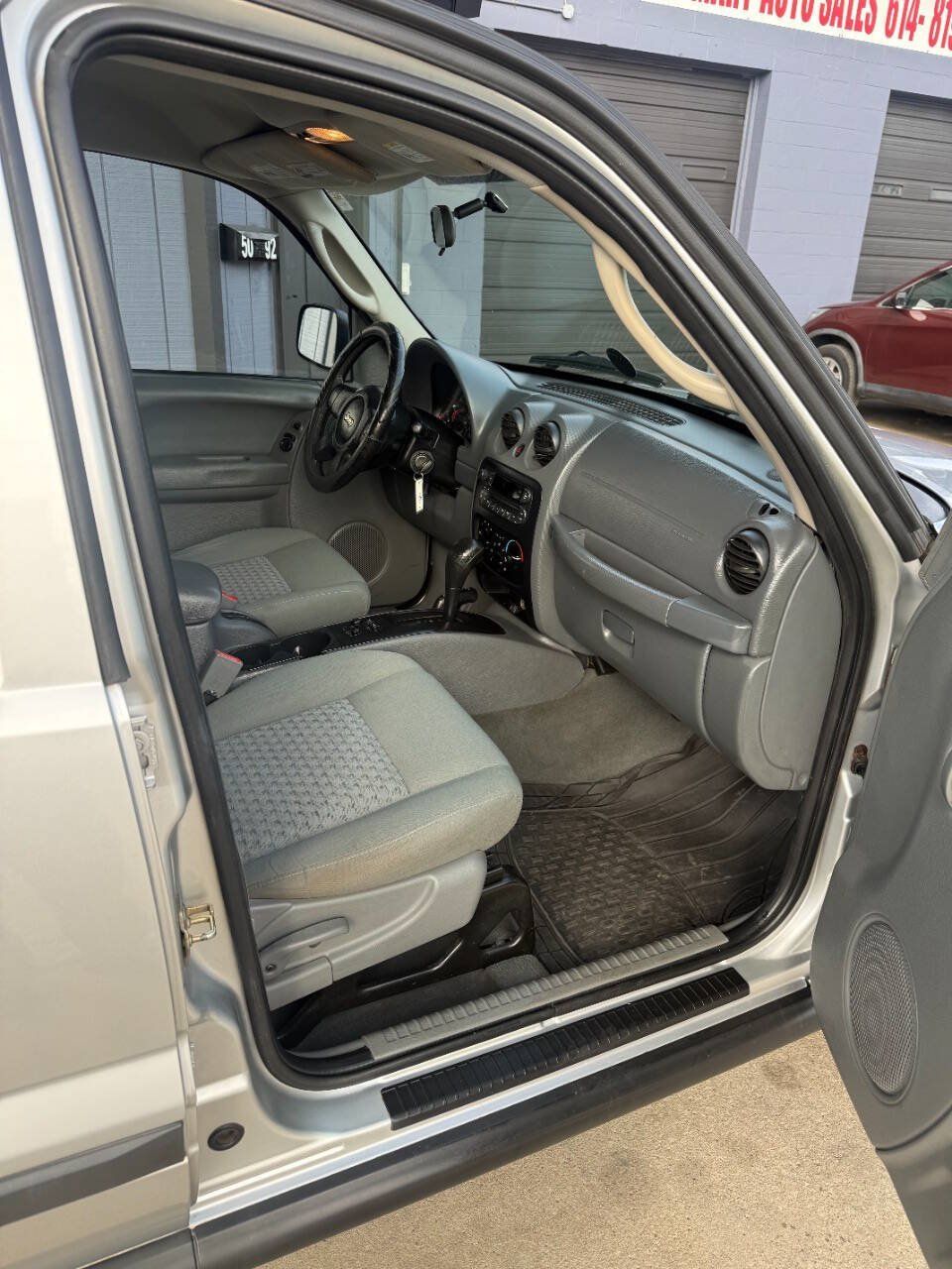 Used 2007 Jeep Liberty Sport AWD/4WD image 8