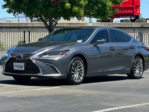 Used 2019 Lexus ES 300h FWD image 9