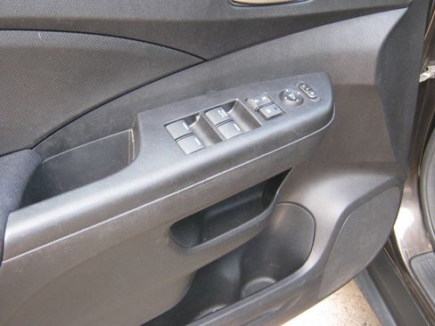 Used 2015 Honda CR-V LX image 12