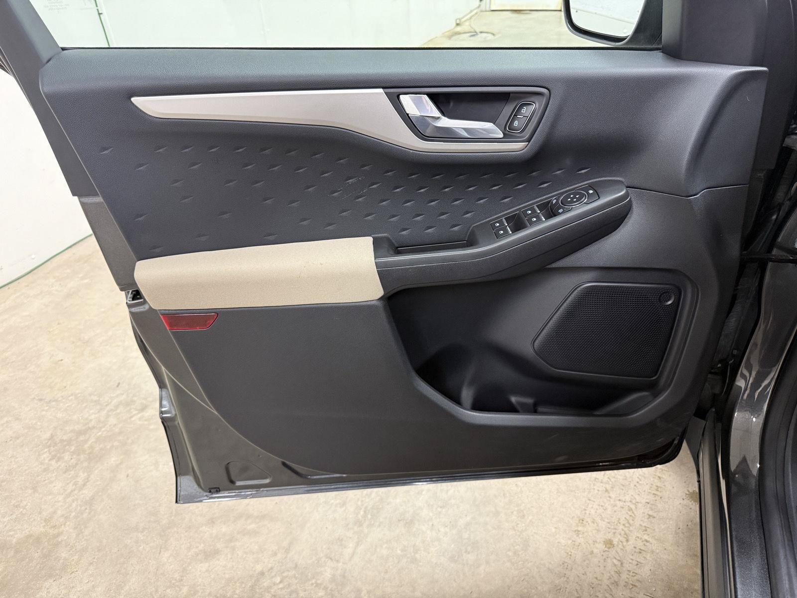 Used 2020 Ford Escape SE AWD/4WD image 15