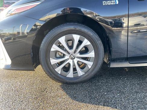 Certified 2022 Toyota Prius Prime XLE image 9