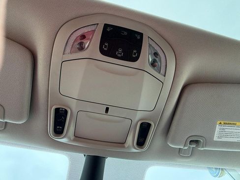 Used 2024 Chrysler Pacifica Limited FWD image 62