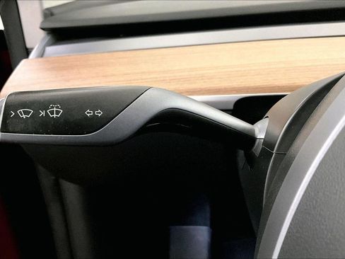 Used 2020 Tesla Model Y Long Range image 30