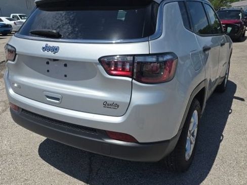 Used 2025 Jeep Compass Sport AWD/4WD image 4
