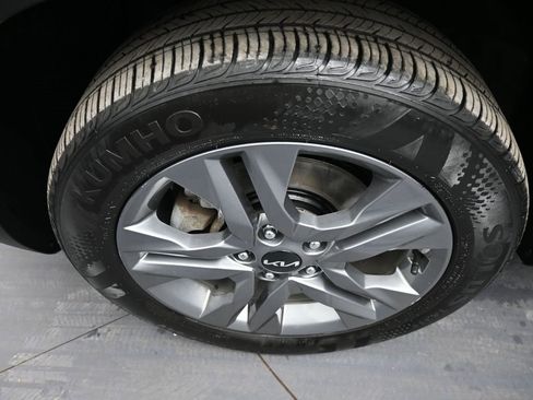 Certified 2023 Kia Seltos LX image 14