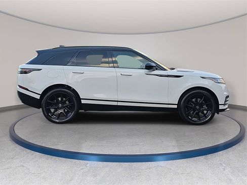 New 2026 Land Rover Range Rover Velar Dynamic SE image 4