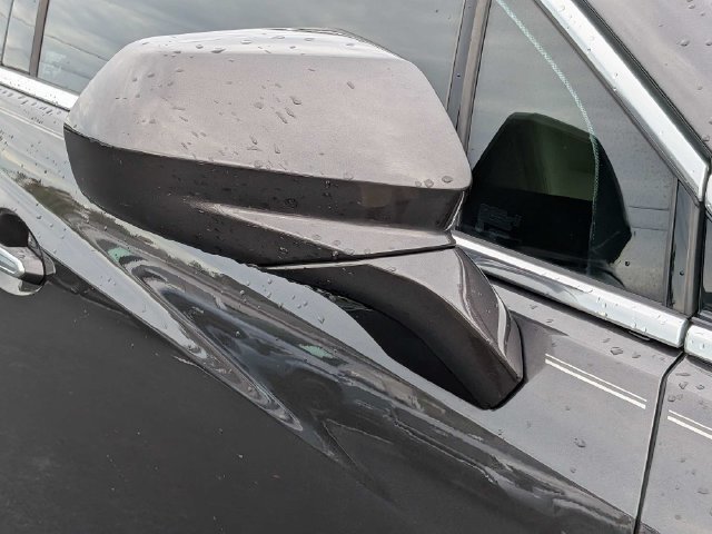 Used 2019 Cadillac XT5 FWD image 11