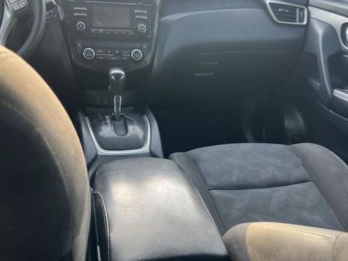 Used 2015 Nissan Rogue SV FWD image 8