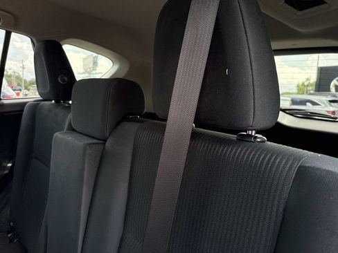 Used 2018 Toyota RAV4 LE FWD image 15