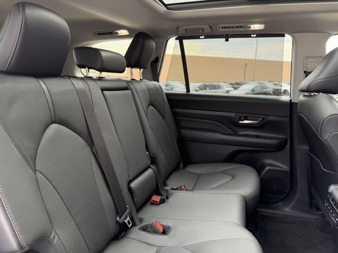 Used 2024 Toyota Grand Highlander Limited image 38
