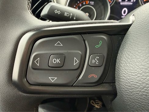 Used 2023 Jeep Gladiator Sport image 18