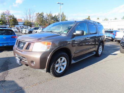 Used 2014 Nissan Armada SV image 3