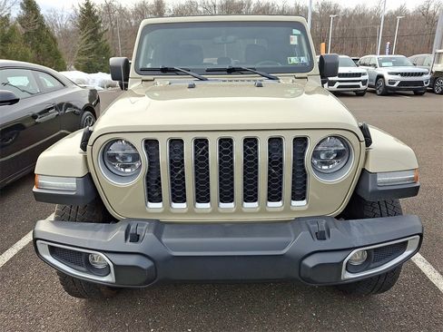 Used 2022 Jeep Gladiator Overland w/ LED Lighting Group image 2