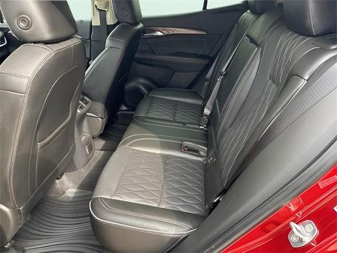 Used 2022 Buick Envision Avenir w/ Technology Package II image 16