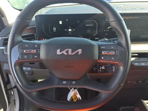 Used 2024 Kia EV9 Land AWD/4WD image 7