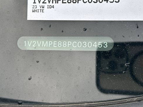 Used 2023 Volkswagen ID.4 Pro S image 4