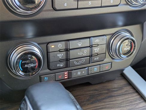 Used 2019 Ford F150 Lariat w/ Equipment Group 502A Luxury image 23