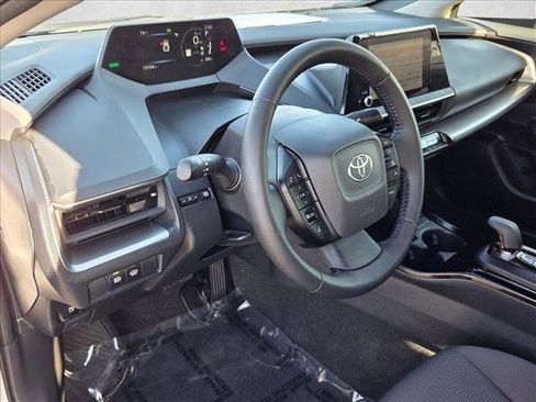 Used 2025 Toyota Prius LE image 10