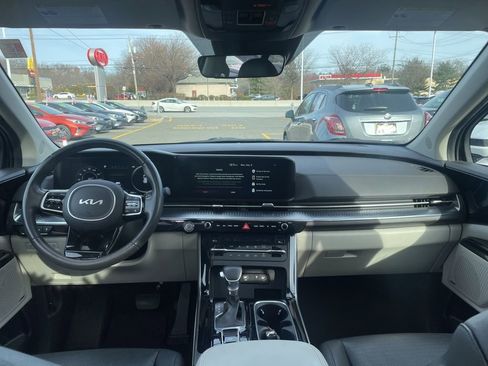 Used 2024 Kia Carnival SX Prestige image 16