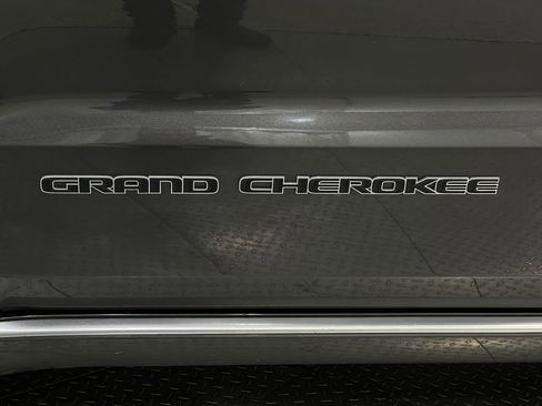 Used 2021 Jeep Grand Cherokee Summit w/ Platinum Series Group image 40