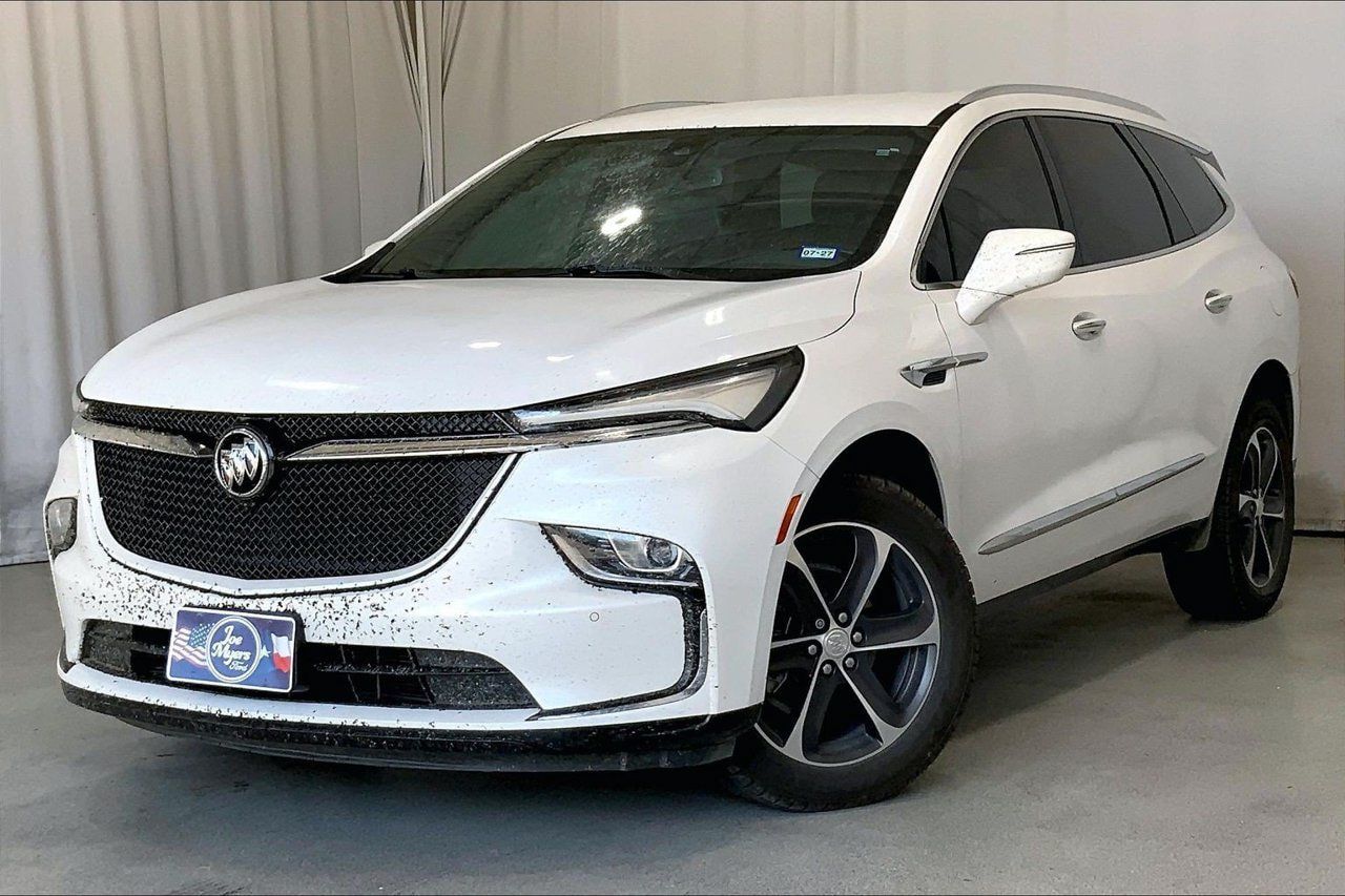 Used 2022 Buick Enclave Essence w/ Sport Touring Edition FWD image 2