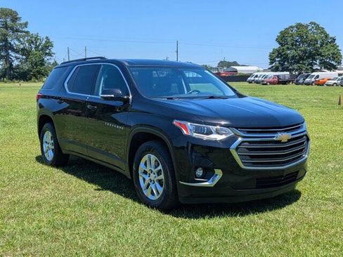Used 2020 Chevrolet Traverse LT FWD image 1