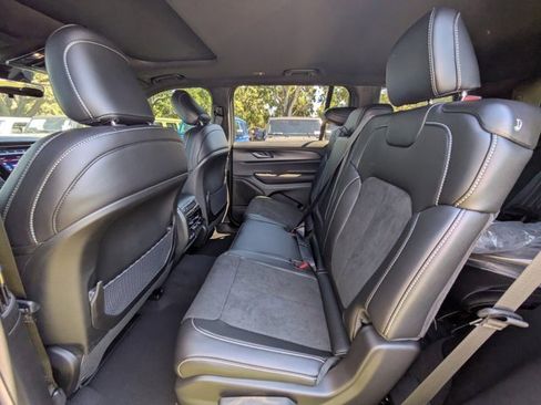 New 2025 Jeep Grand Cherokee L Altitude image 12