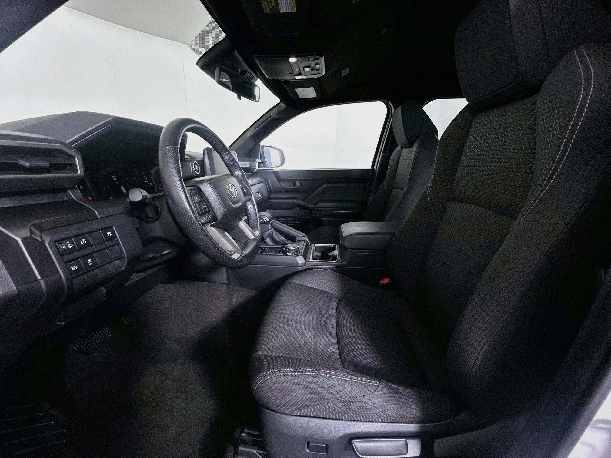 Used 2025 Toyota 4Runner SR5 AWD/4WD image 13