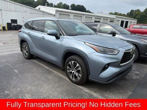 Used 2021 Toyota Highlander XLE AWD/4WD image 16
