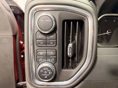 Used 2023 GMC Sierra 3500 Denali image 29