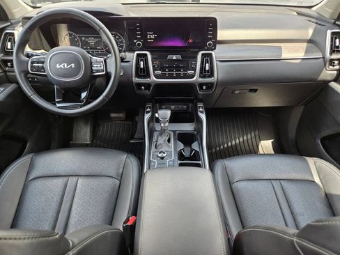 Used 2023 Kia Sorento S w/ Panoramic Sunroof Package AWD/4WD image 16