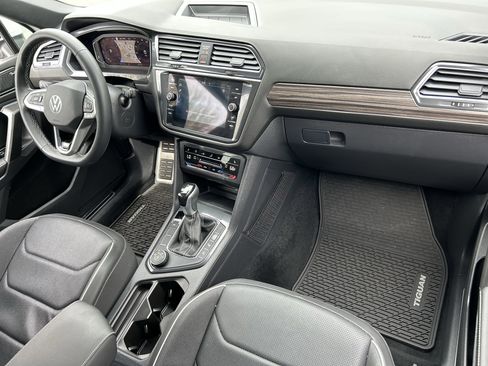 Used 2023 Volkswagen Tiguan SEL R-Line AWD/4WD image 10