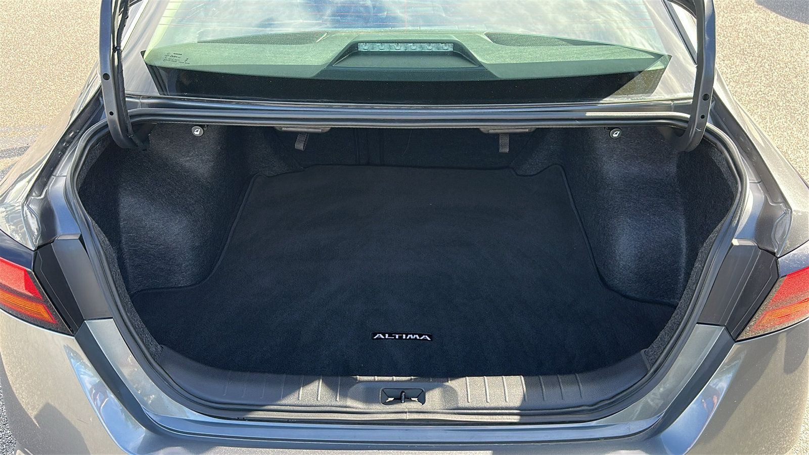 Certified 2025 Nissan Altima 2.5 S FWD image 6