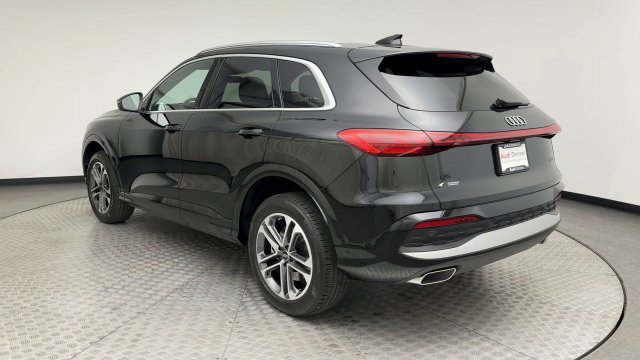 Used 2025 Audi Q5 Premium w/ Convenience Package AWD/4WD image 4