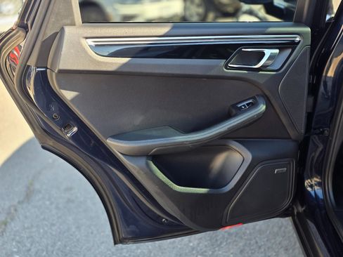 Used 2018 Porsche Macan image 22