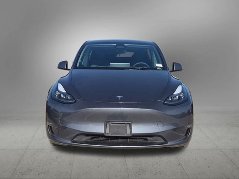 Used 2023 Tesla Model Y Long Range AWD/4WD image 9